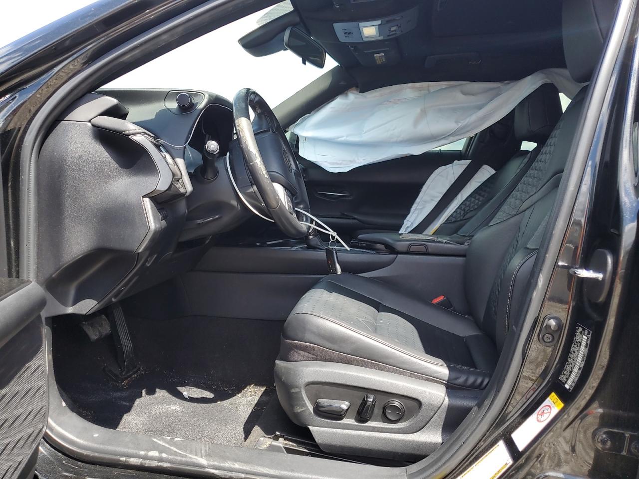 2019 Lexus Ux 200 VIN: JTHY3JBH3K2005427 Lot: 56240215