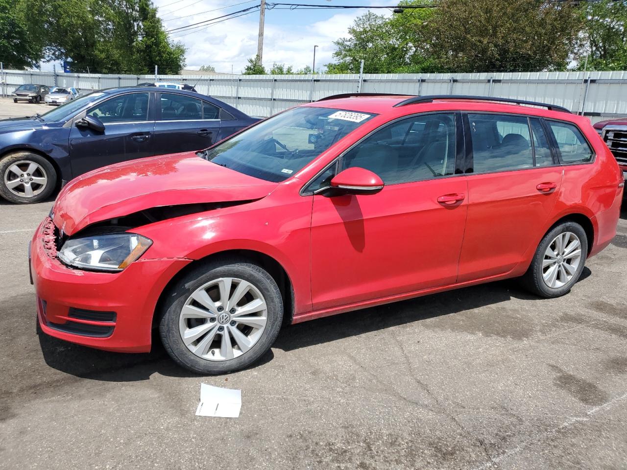 2017 Volkswagen Golf Sportwagen S продається в Moraine, OH - Front End