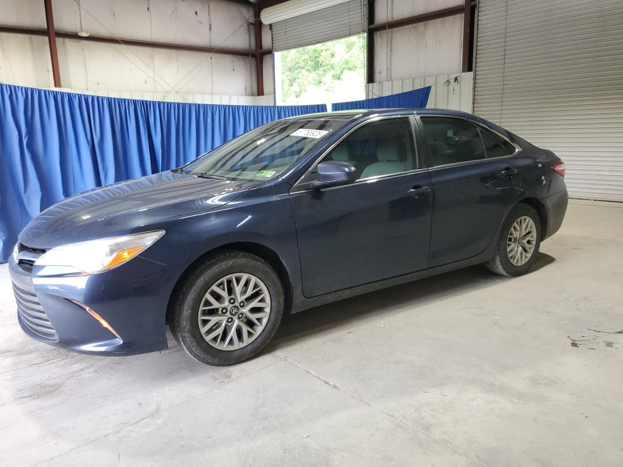 2017 Toyota Camry Le for Sale in Hurricane, WV - Hail