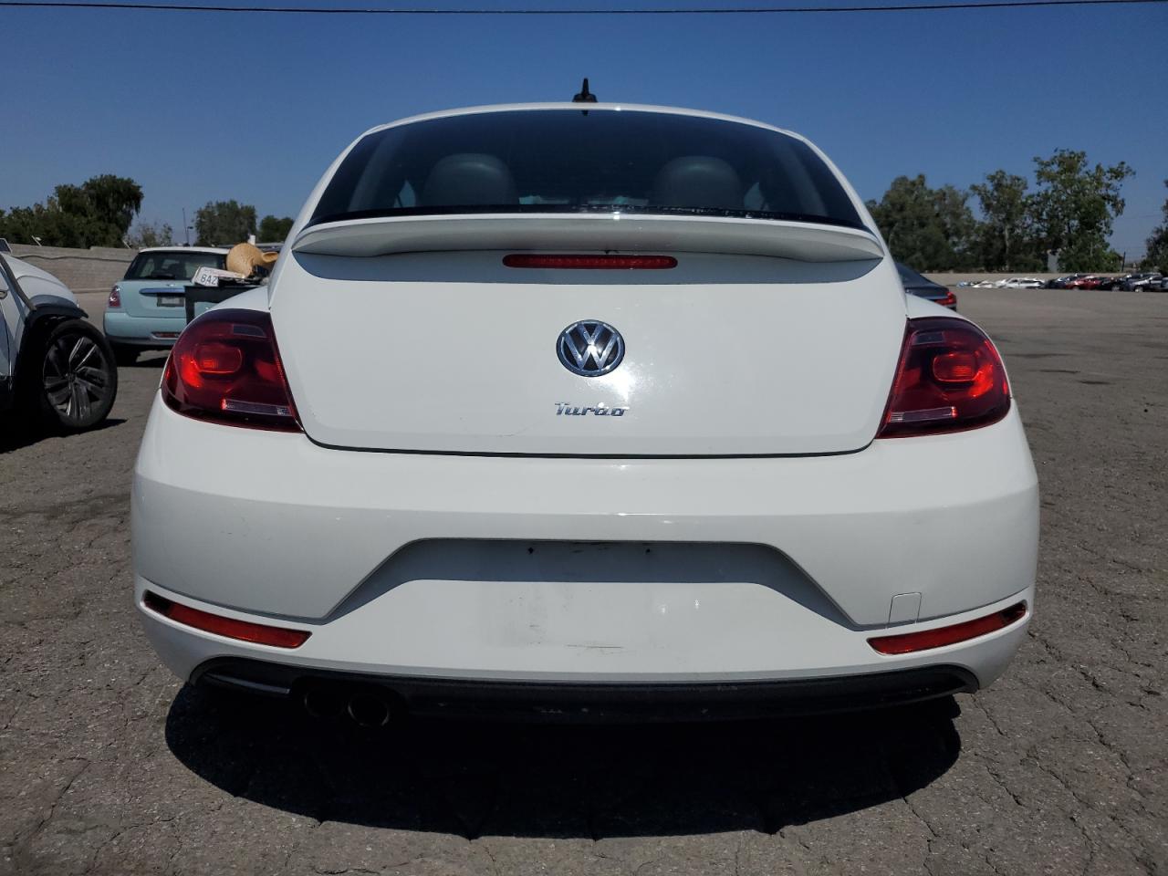 2018 Volkswagen Beetle Se VIN: 3VWJD7ATXJM708052 Lot: 57517455