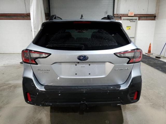 SUBARU OUTBACK 2022 Srebrny