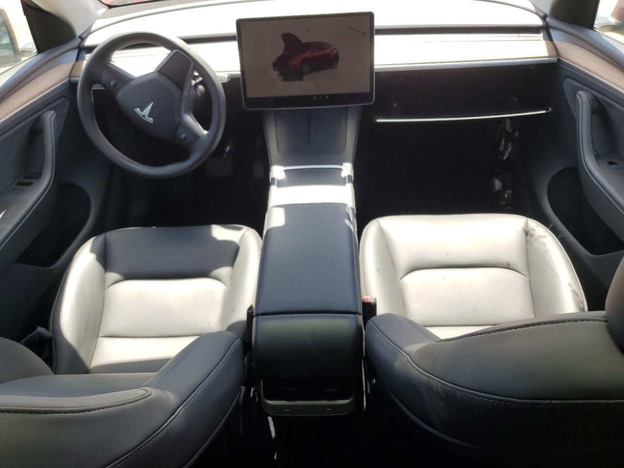 2024 Tesla Model Y VIN: 7SAYGDEE8RA233147 Lot: 56695545