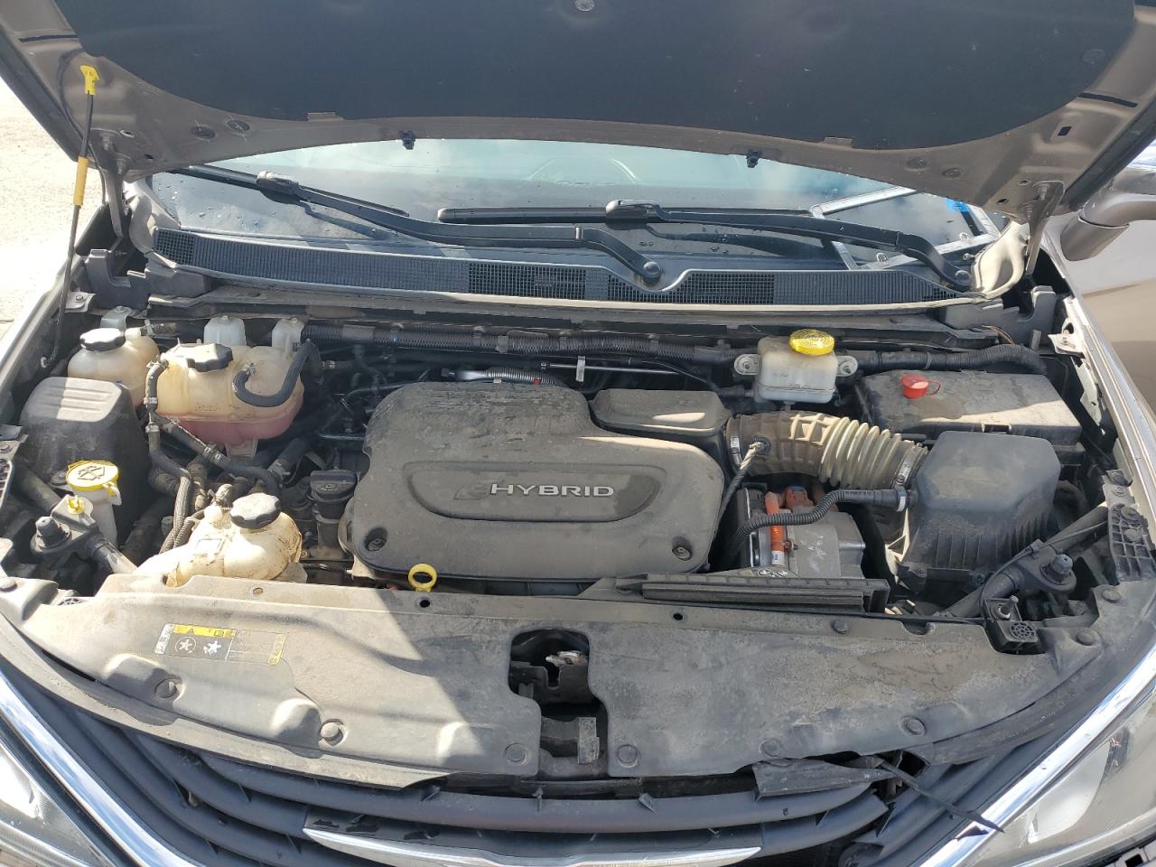 2018 Chrysler Pacifica Hybrid Limited VIN: 2C4RC1N78JR145174 Lot: 66339885