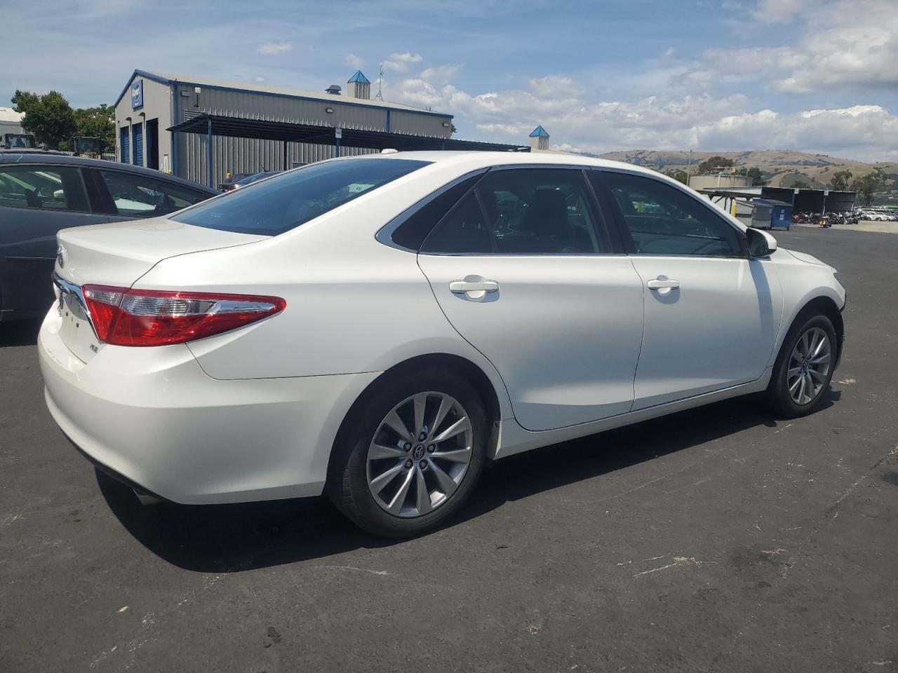 2016 Toyota Camry Le VIN: 4T1BF1FKXGU575016 Lot: 56566875
