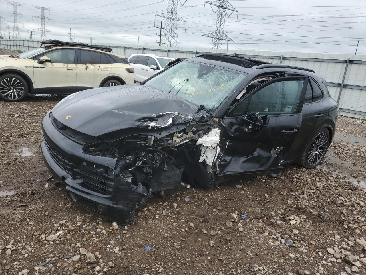2022 Porsche Cayenne for Sale in Elgin, IL - Front End
