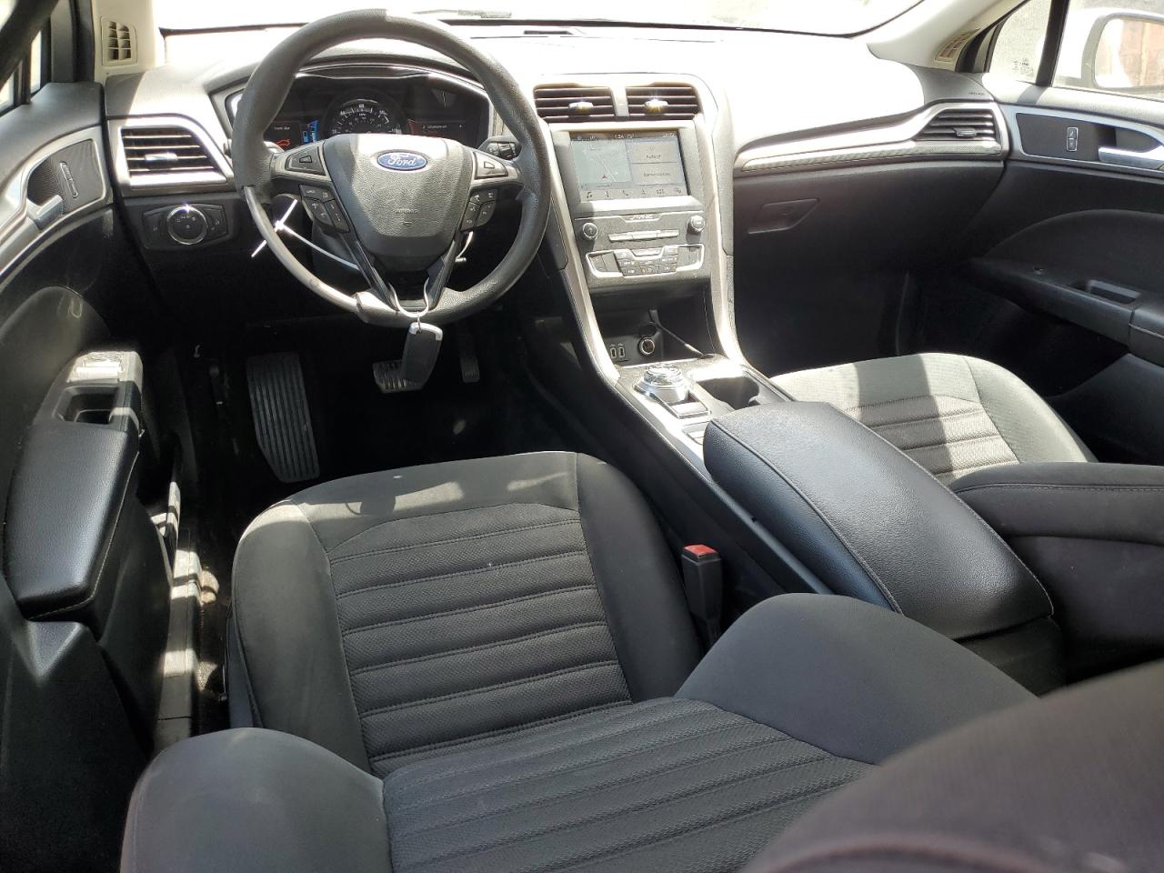 2019 Ford Fusion Se VIN: 3FA6P0LU2KR124879 Lot: 54025545