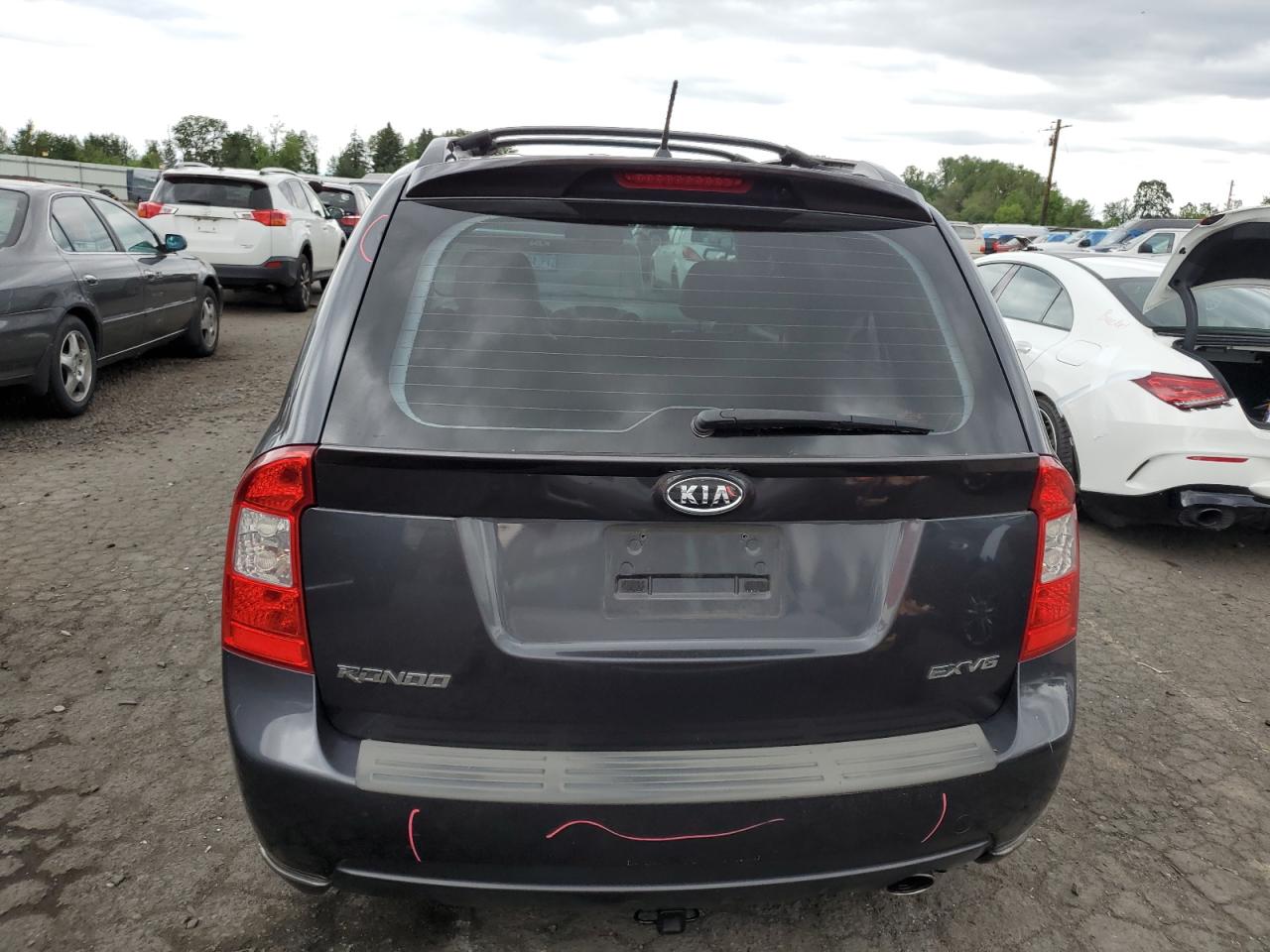 2007 Kia Rondo Lx VIN: KNAFG526477080843 Lot: 57317815
