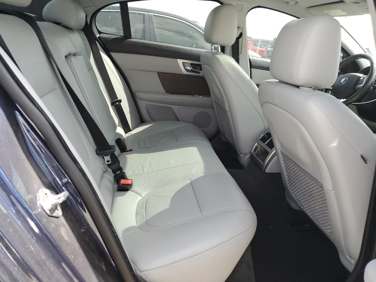 2015 Jaguar Xf 2.0T Premium VIN: SAJWA0FS9FPU88544 Lot: 57487475