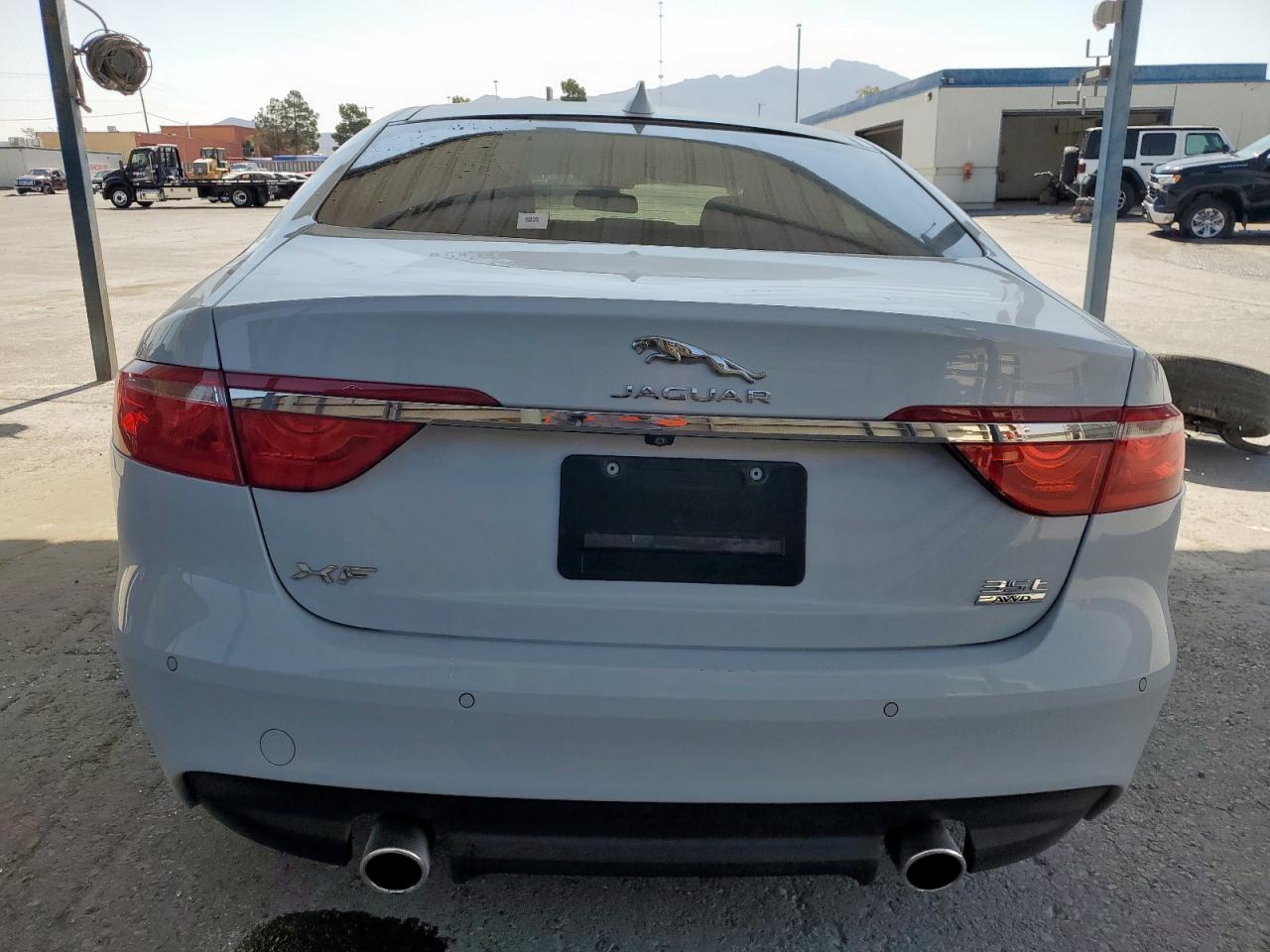 2016 Jaguar Xf Premium VIN: SAJBJ4BV0GCY17601 Lot: 58599135