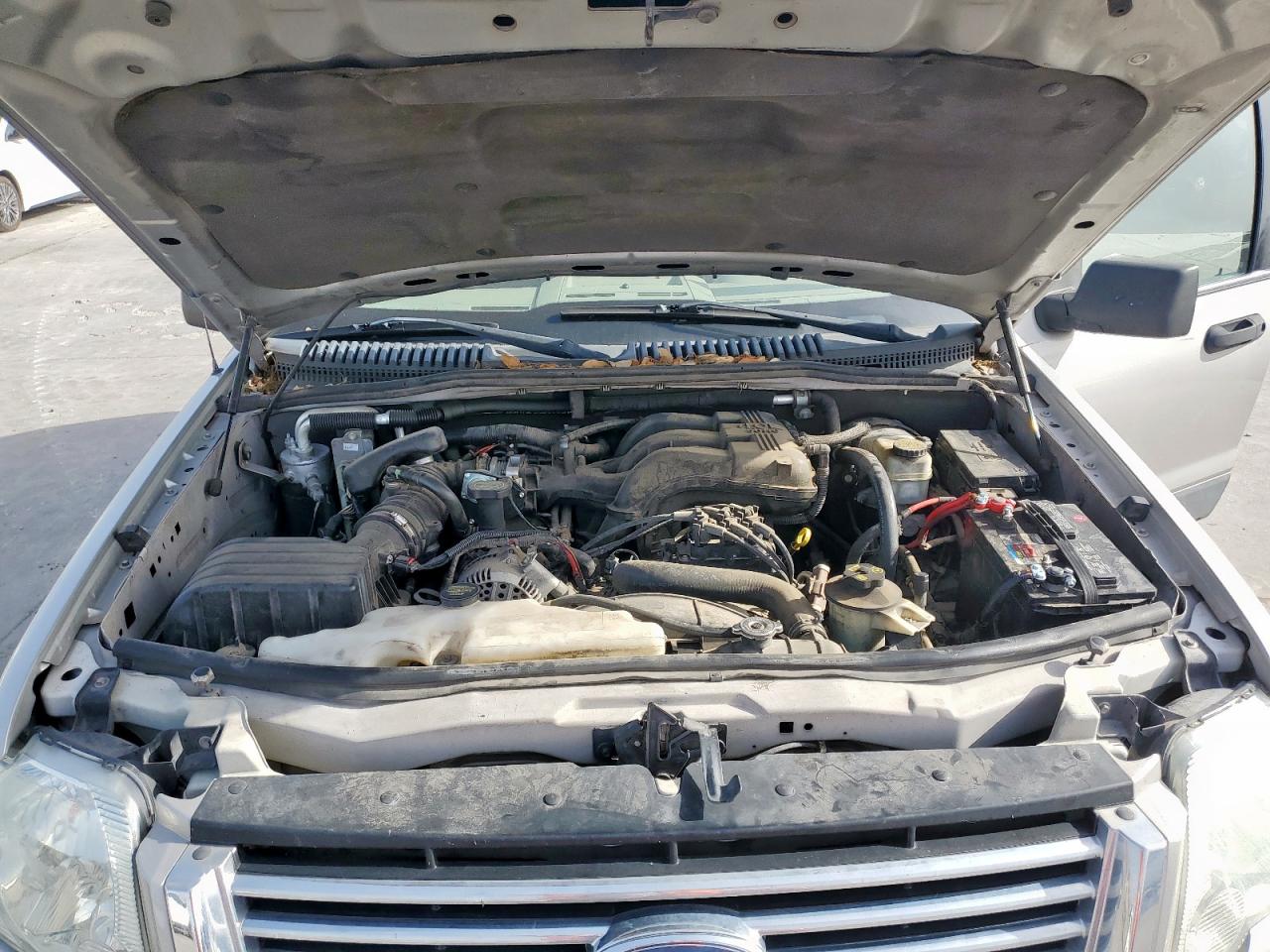 2006 Ford Explorer Xlt VIN: 1FMEU73E56UB44893 Lot: 56674475
