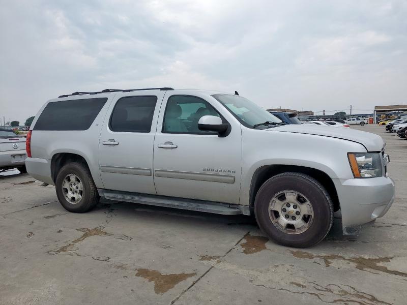  CHEVROLET SUBURBAN 2014 Silver