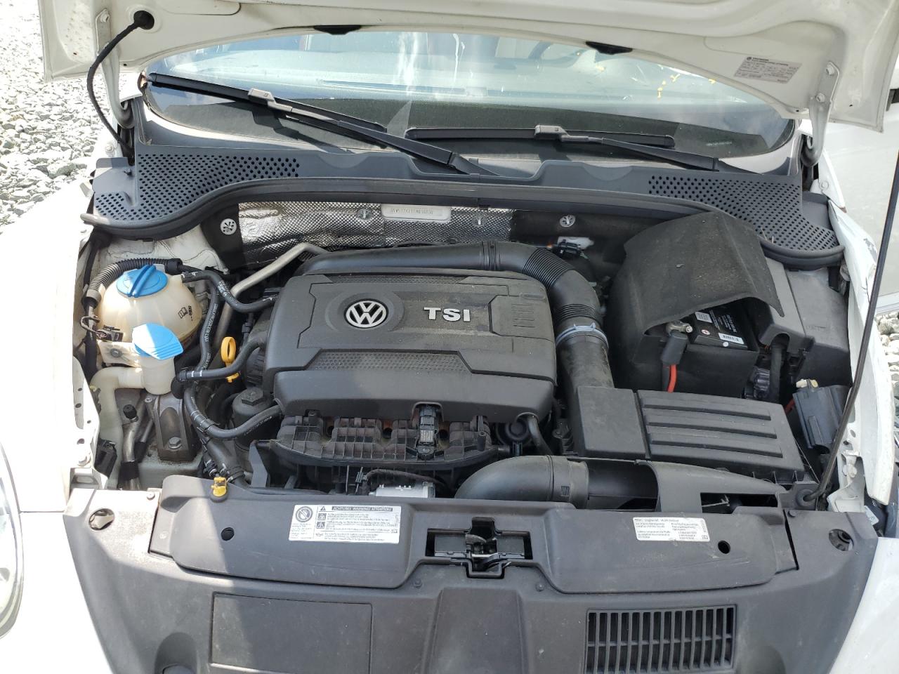 2015 Volkswagen Beetle 1.8T VIN: 3VW517AT1FM816836 Lot: 57142775