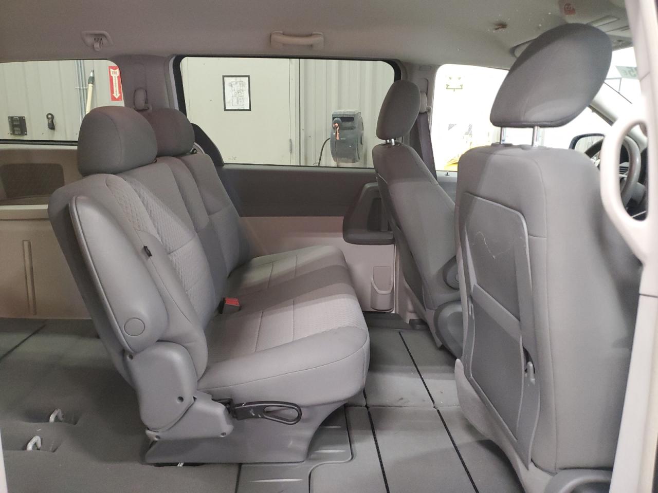 2008 Chrysler Town & Country Lx VIN: 2A8HR44H48R641355 Lot: 54889435