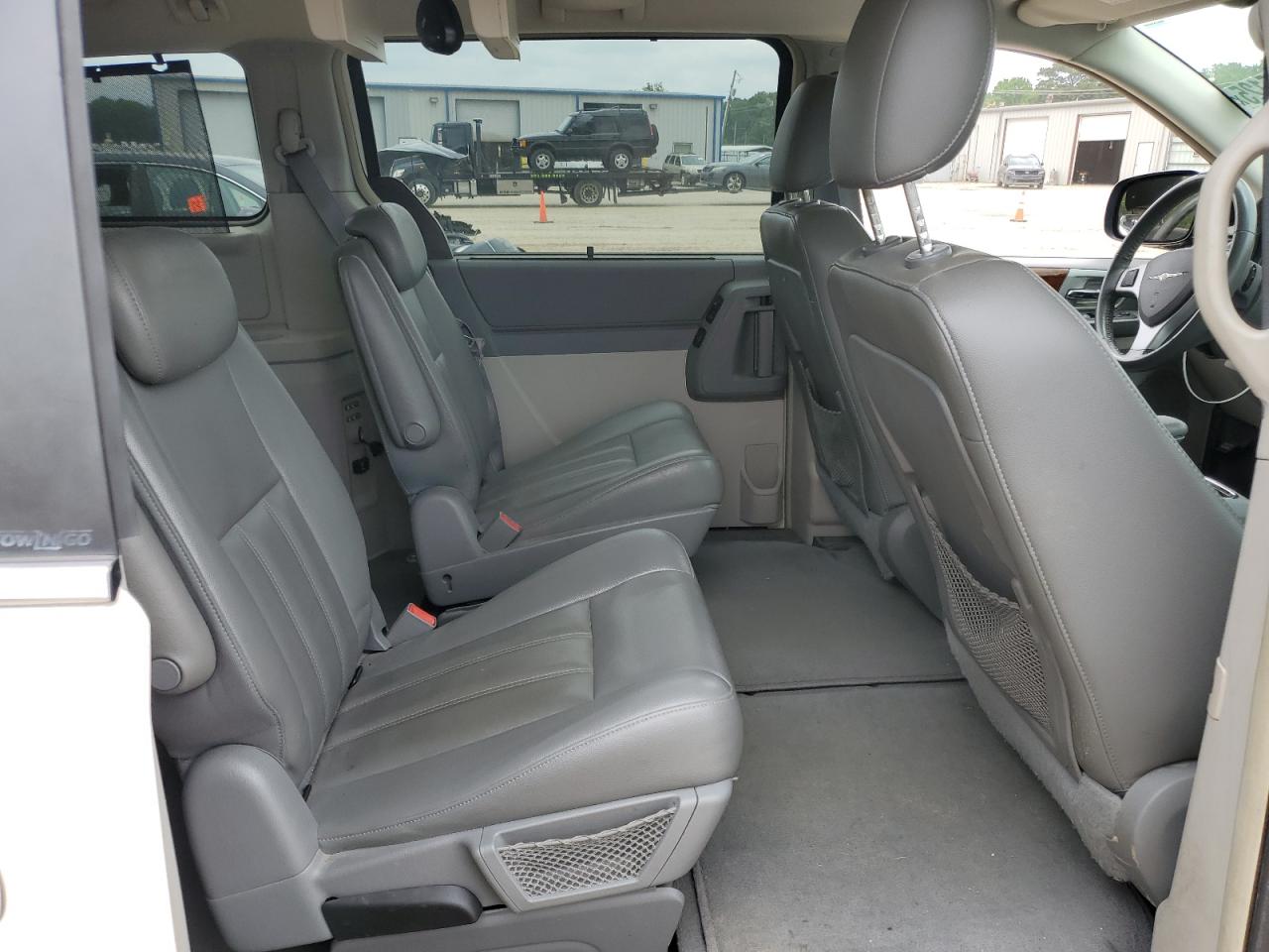 2009 Chrysler Town & Country Touring VIN: 2A8HR54119R568097 Lot: 56555125