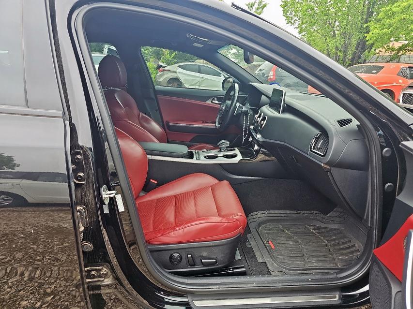  KIA STINGER 2018 Czarny