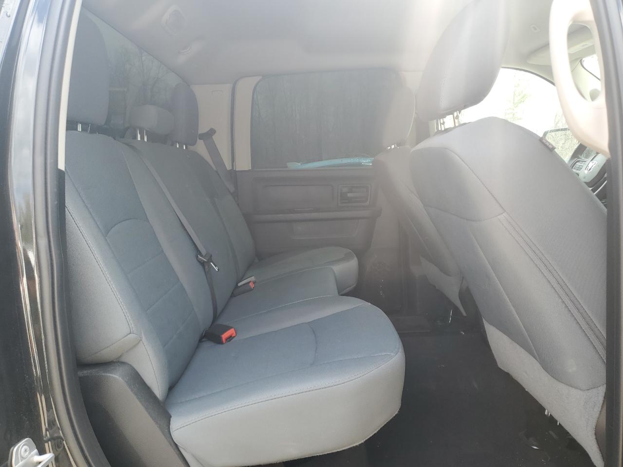 2018 Ram 1500 St VIN: 3C6RR7KT1JG205179 Lot: 55621485