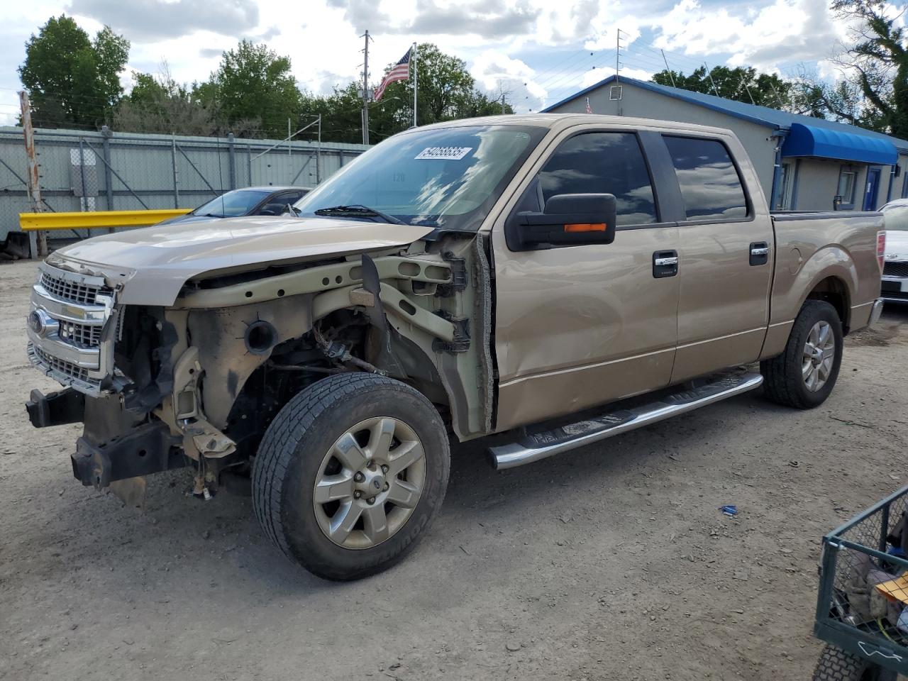 2013 Ford F150 Supercrew იყიდება Wichita-ში, KS - Front End