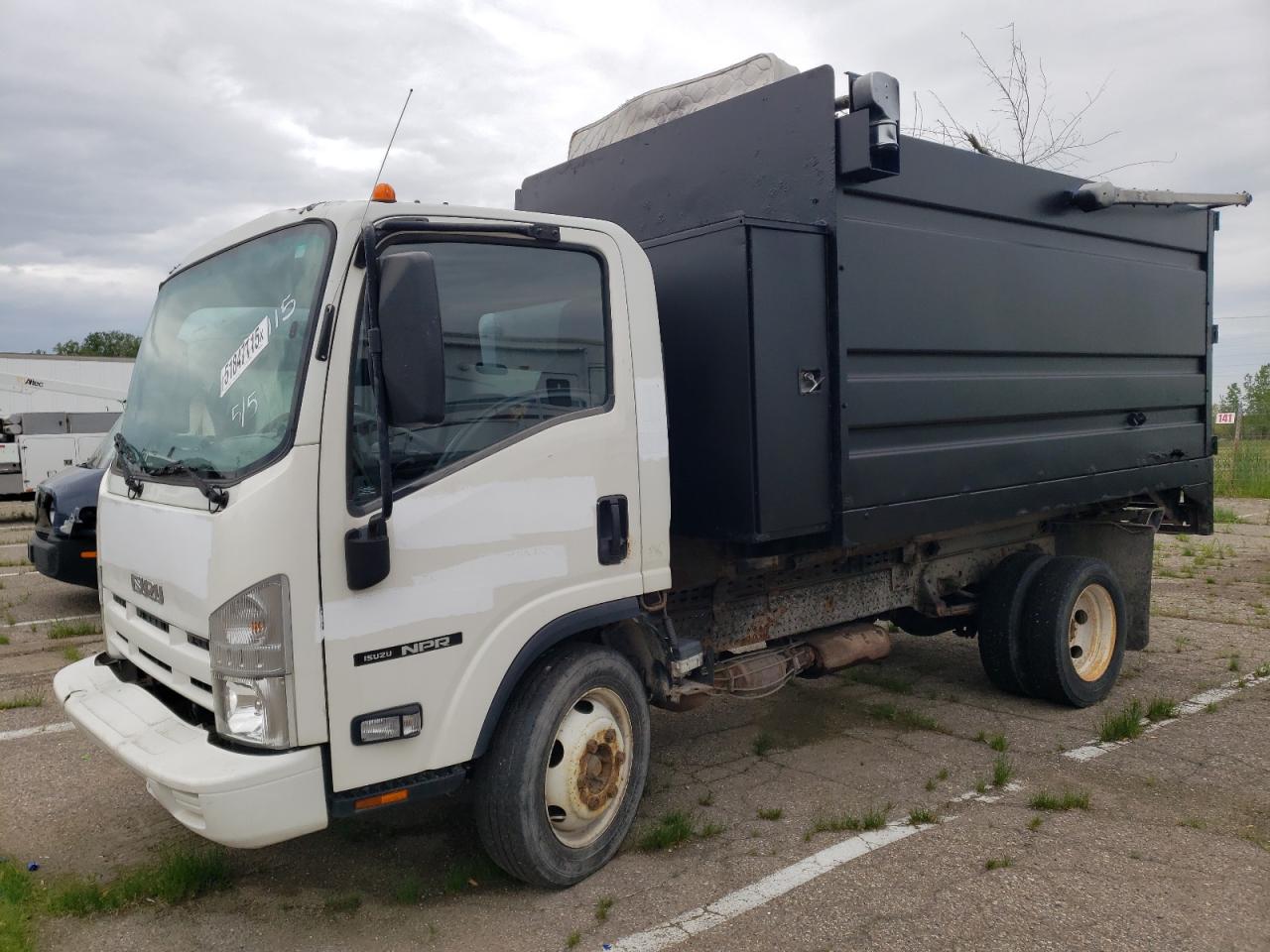2012 Isuzu Npr Hd for Sale in Woodhaven, MI - Front End