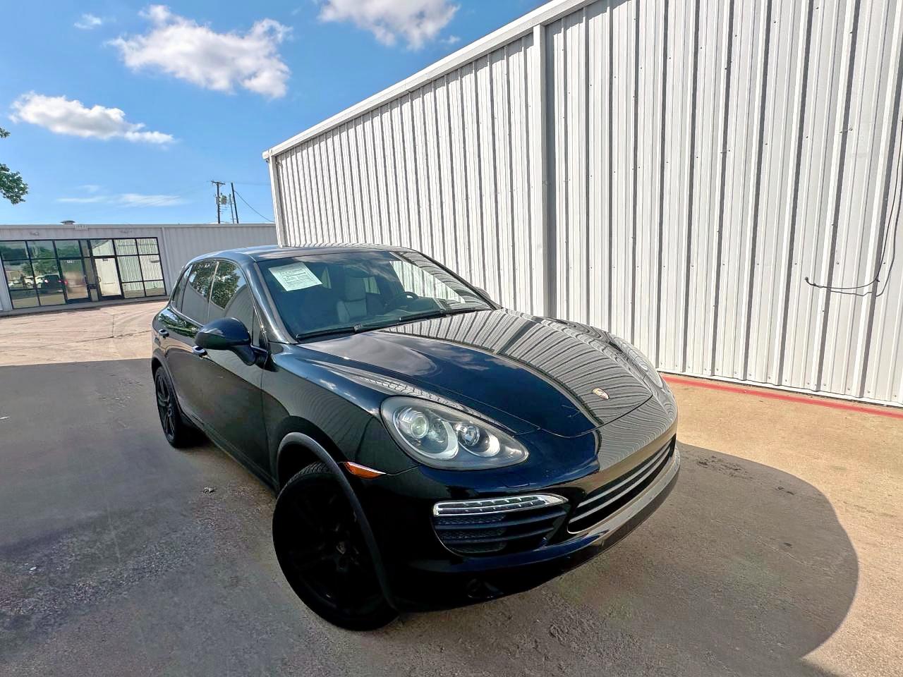 2012 Porsche Cayenne S for Sale in Grand Prairie, TX - Minor Dent/Scratches