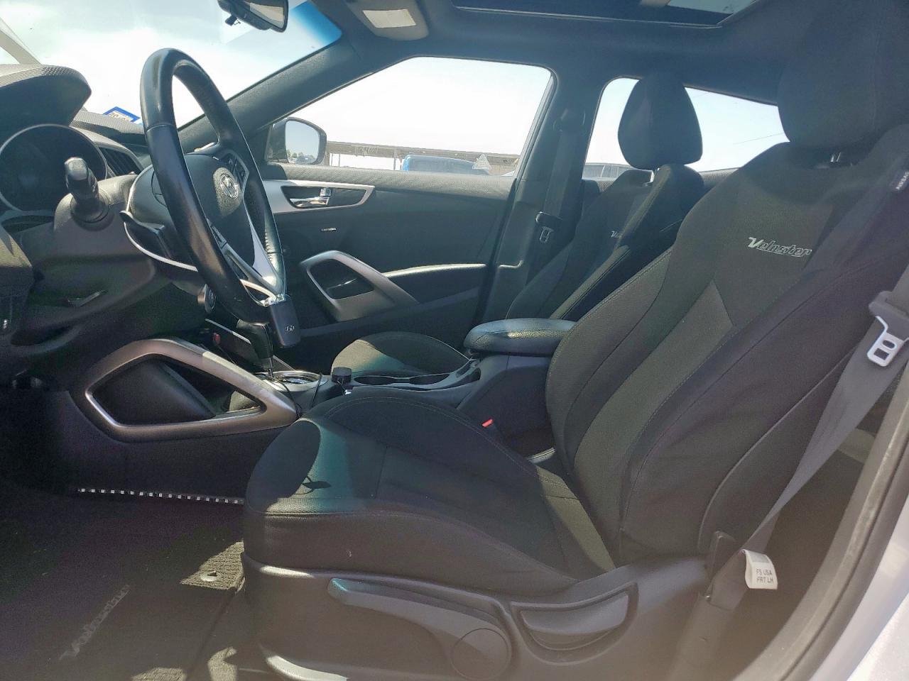 2017 Hyundai Veloster VIN: KMHTC6AD0HU324235 Lot: 56953745