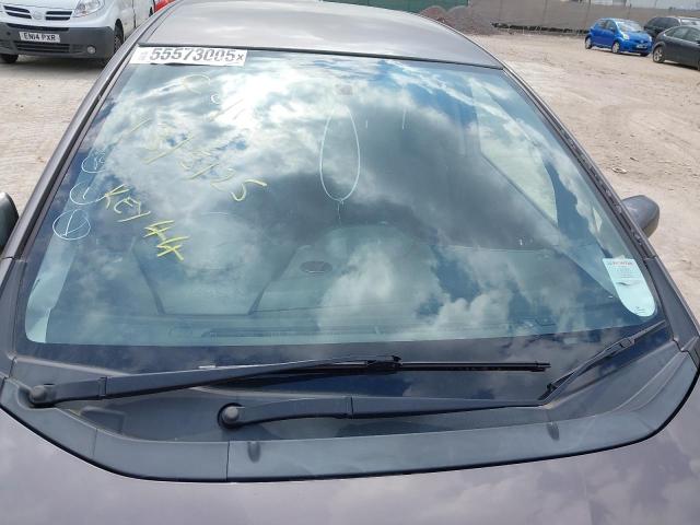 2014 HONDA JAZZ ES +