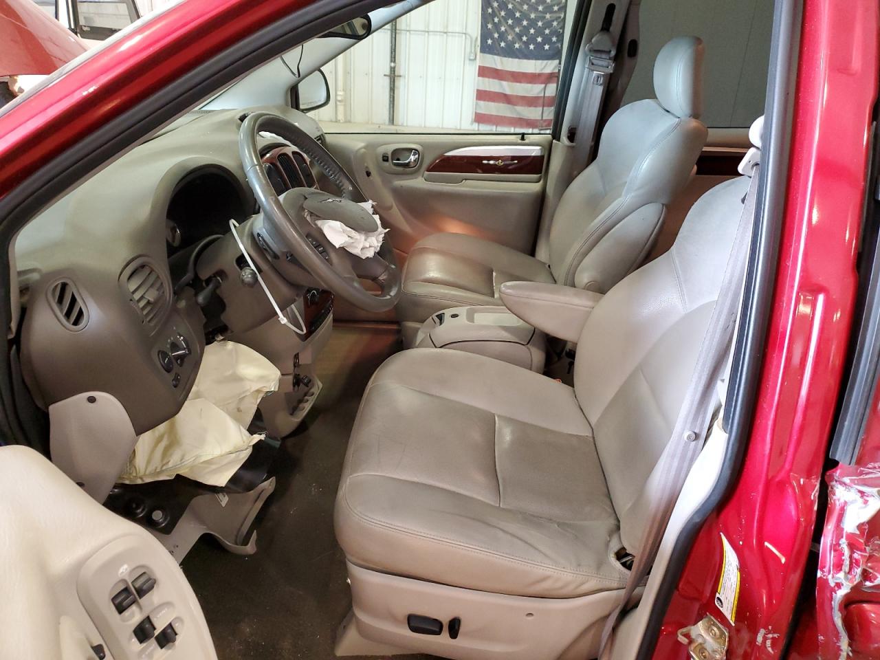 2005 Chrysler Town & Country Limited VIN: 2C8GP64L15R402848 Lot: 58179815