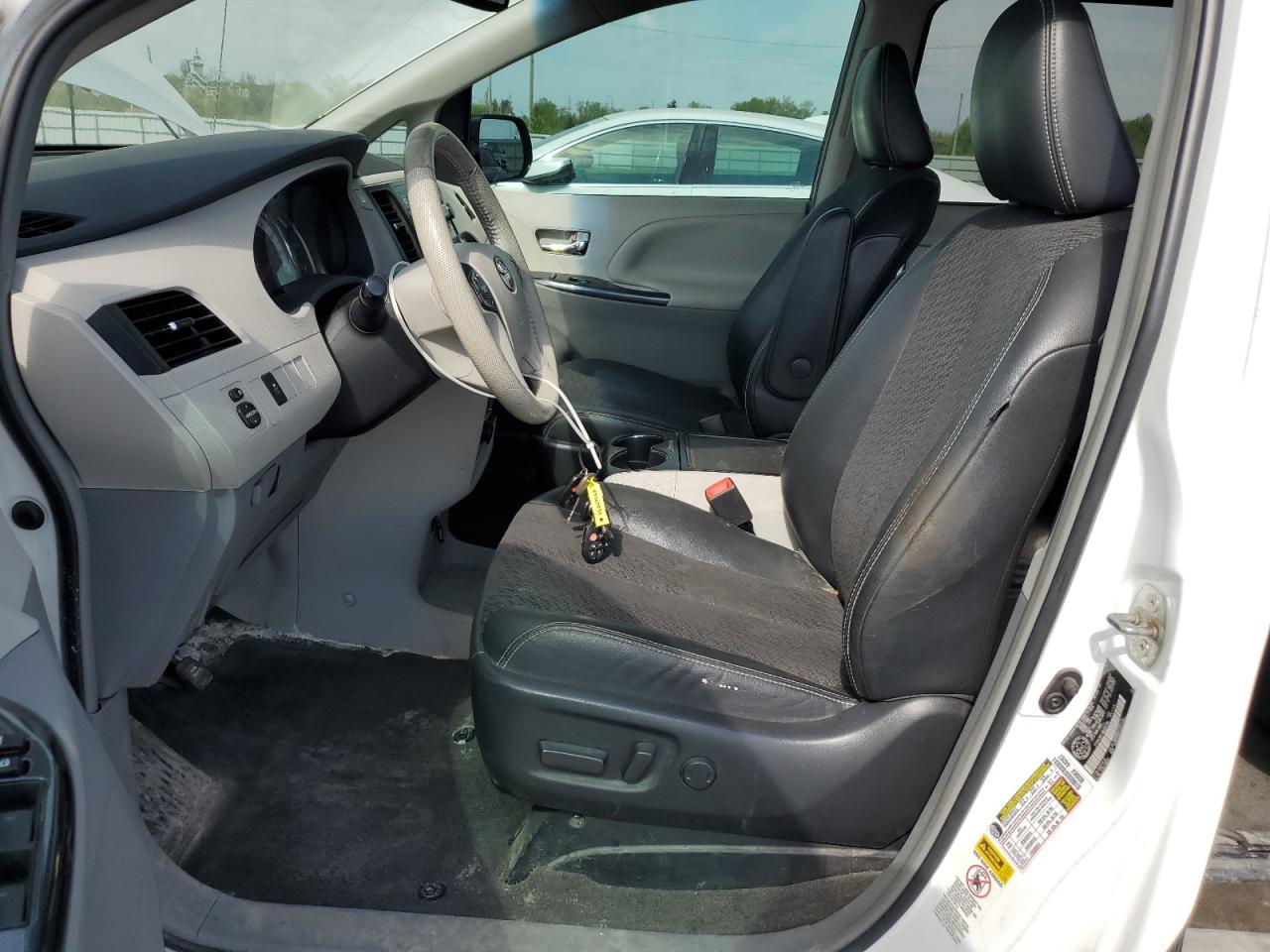 2013 Toyota Sienna Sport VIN: 5TDXK3DC1DS324155 Lot: 56207665