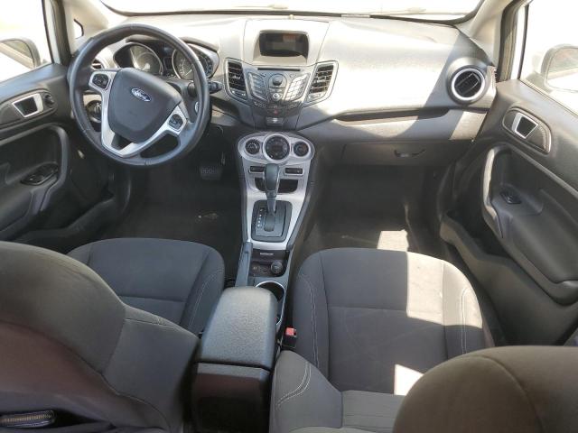 Седани FORD FIESTA 2015 Білий
