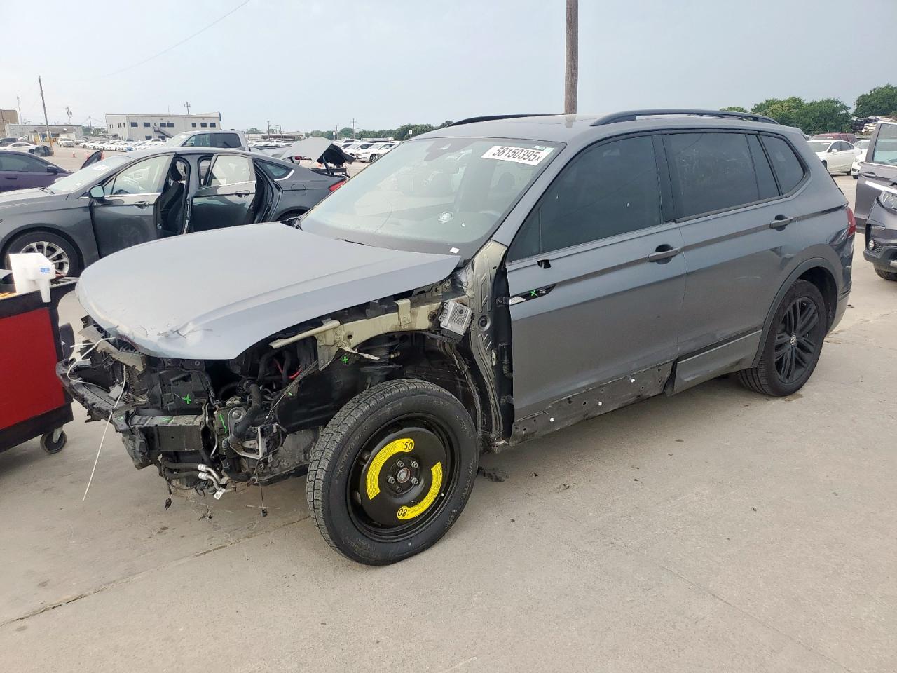 2022 Volkswagen Tiguan Se R-Line Black for Sale in Grand Prairie, TX - Front End