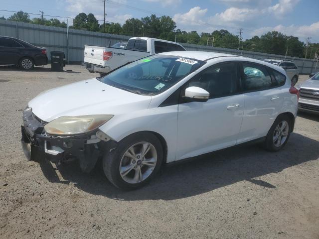 Hatchbacks FORD FOCUS 2014 White