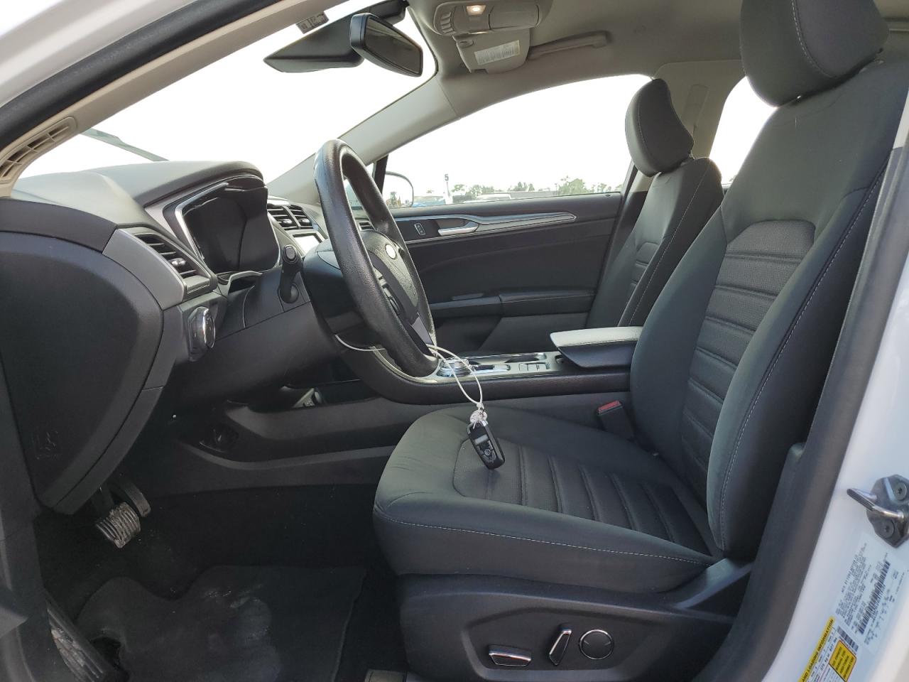 2020 Ford Fusion Se VIN: 3FA6P0LU4LR119104 Lot: 54043755