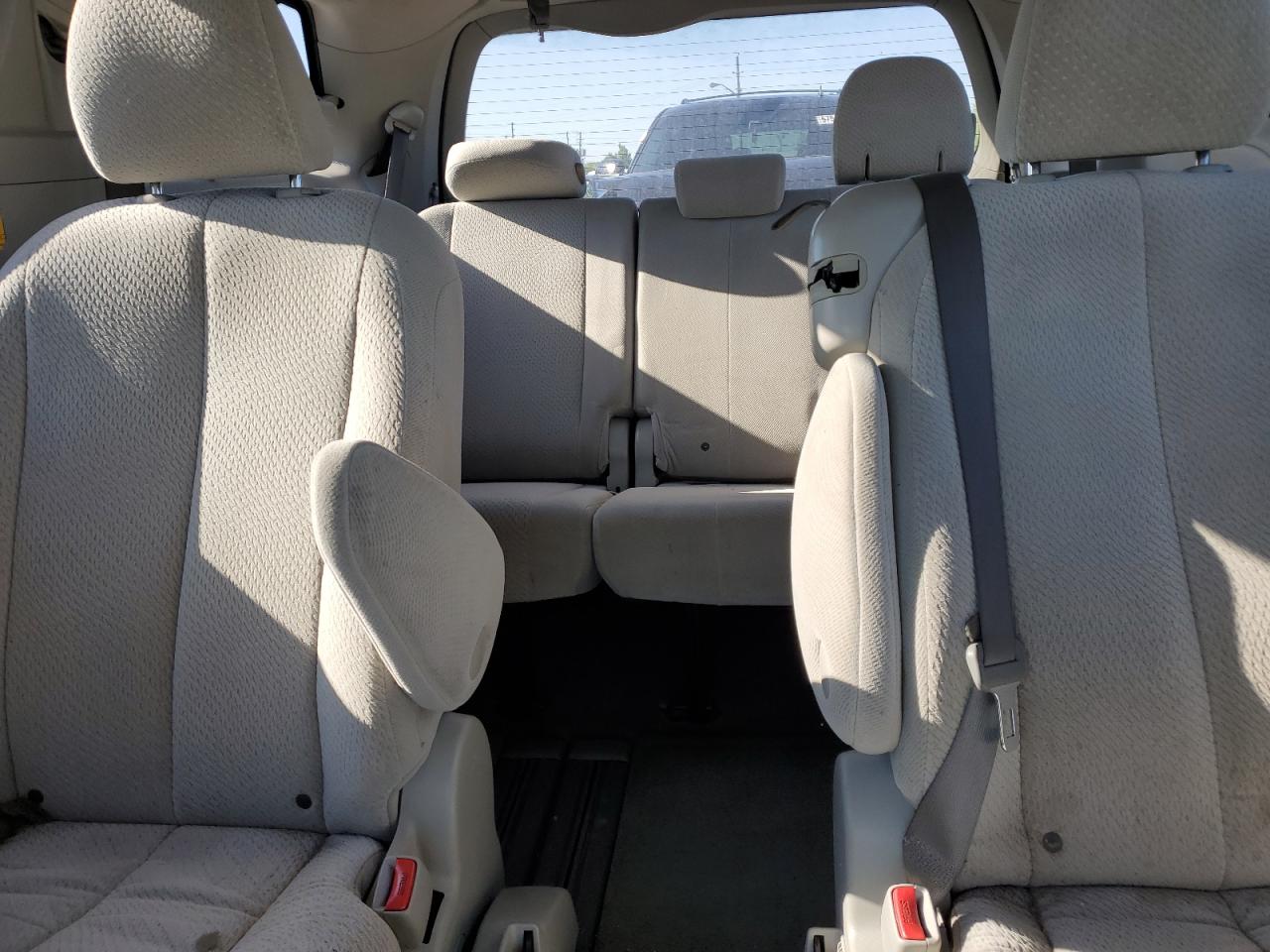 2011 Toyota Sienna Le VIN: 5TDKK3DC2BS045143 Lot: 57962795