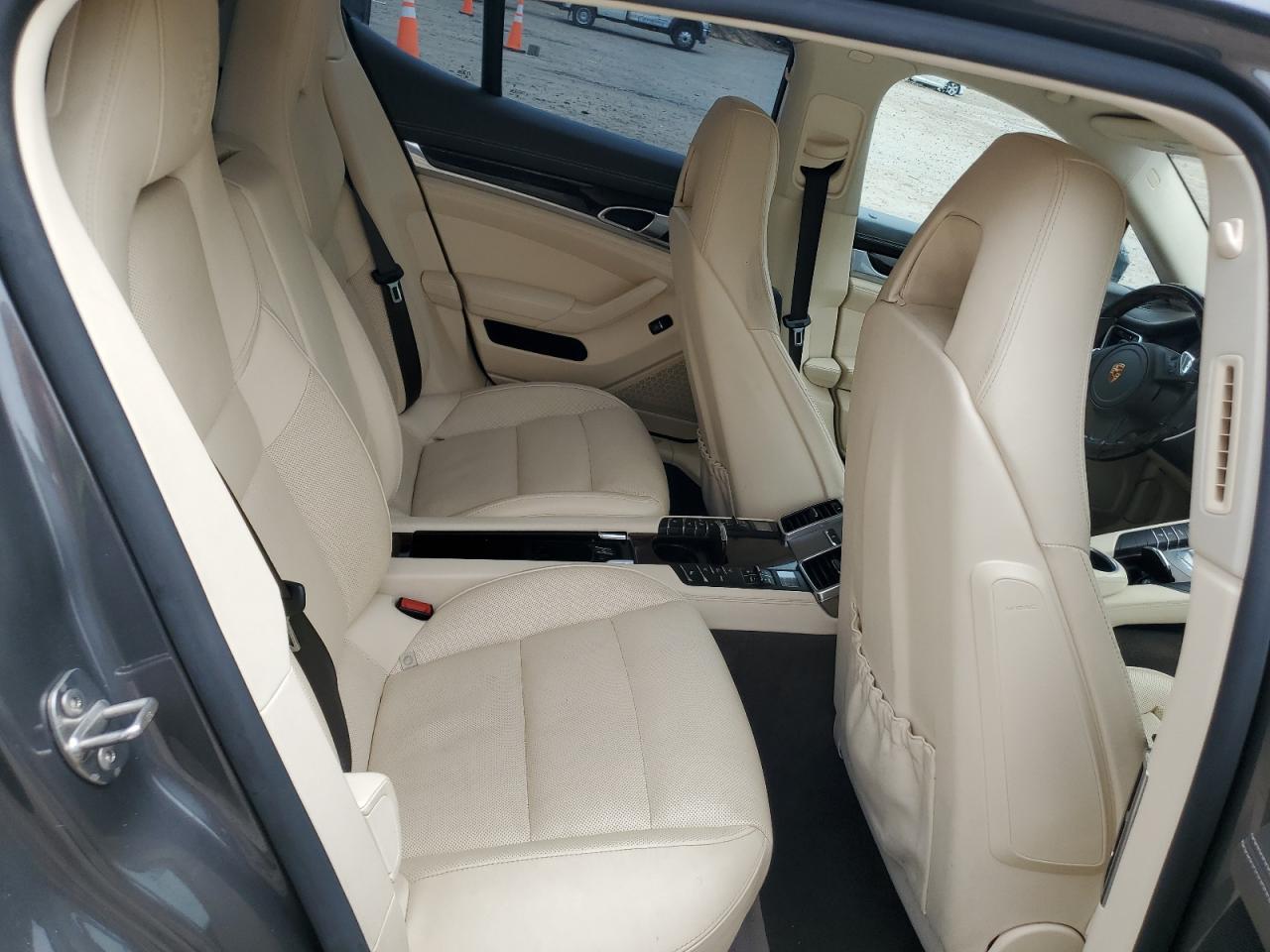 2015 Porsche Panamera 2 VIN: WP0AA2A71FL001836 Lot: 58381965