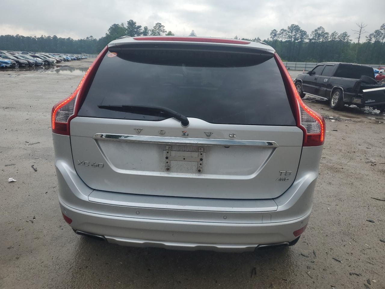 2015 Volvo Xc60 T5 Platinum VIN: YV4612RM2F2632887 Lot: 56018495
