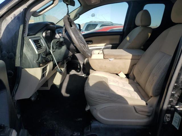  NISSAN TITAN 2017 Czarny