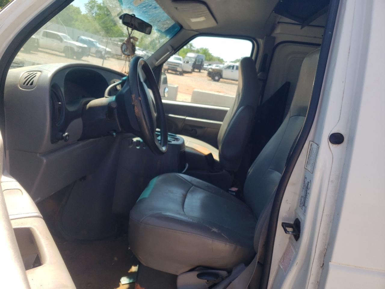 2002 Ford Econoline E150 Van VIN: 1FTRE14272HA73588 Lot: 56753015