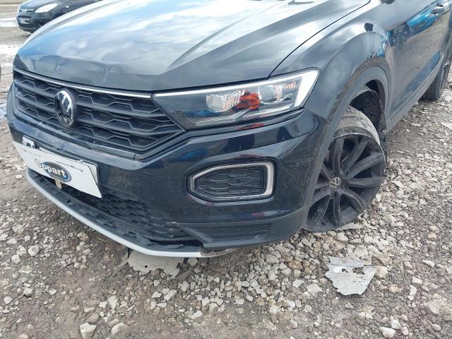 2021 VOLKSWAGEN T-ROC BLAC