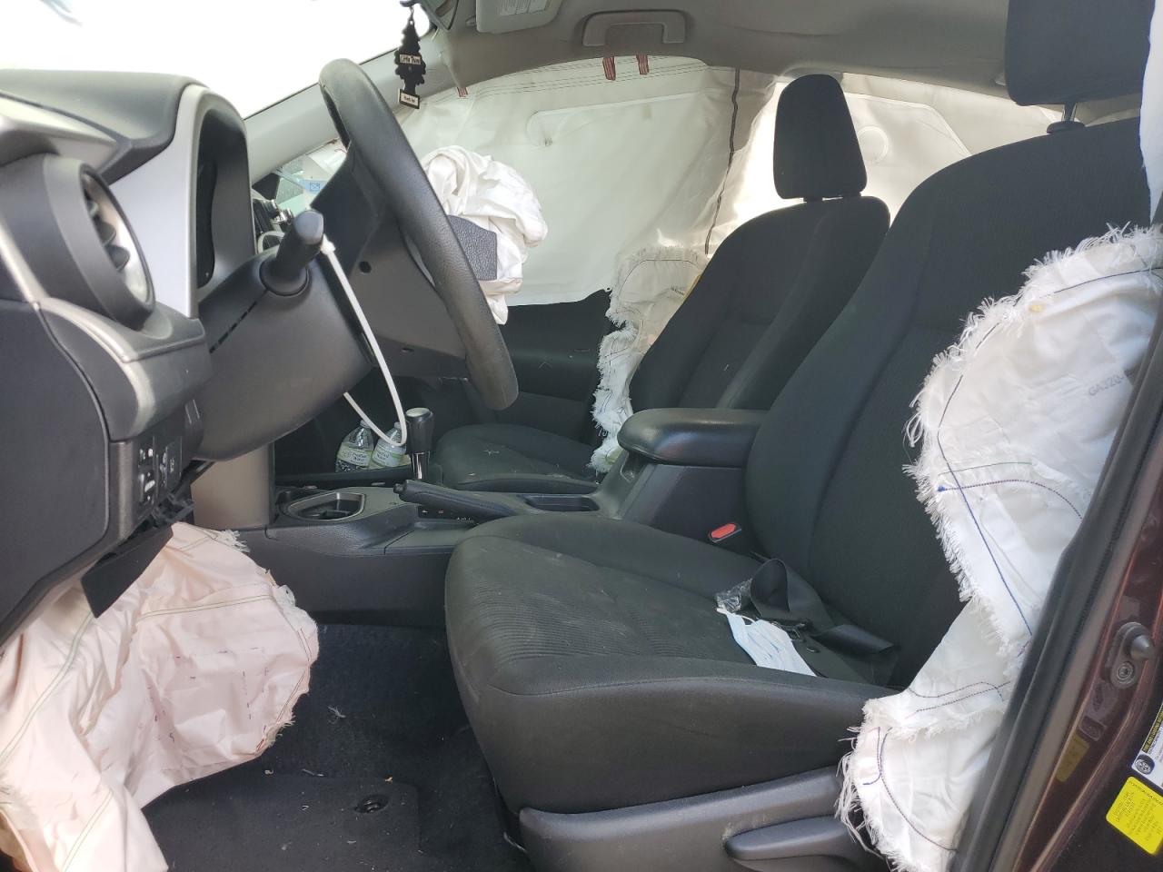 2T3ZFREV9HW359417 2017 Toyota Rav4 Le