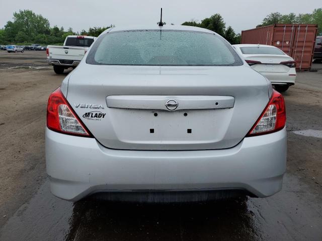  NISSAN VERSA 2016 Сріблястий