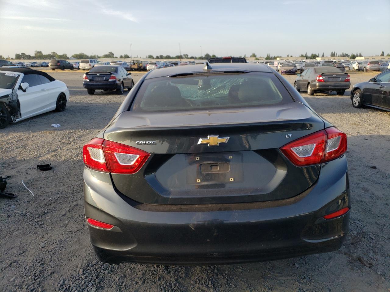 2018 Chevrolet Cruze Lt VIN: 1G1BE5SM0J7204676 Lot: 65281405