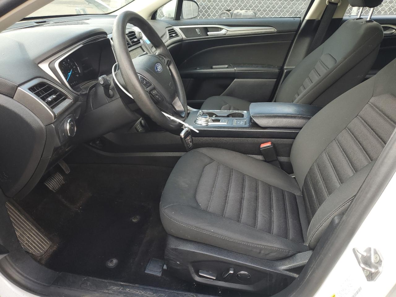 2019 Ford Fusion Se VIN: 3FA6P0LU1KR124811 Lot: 54041995