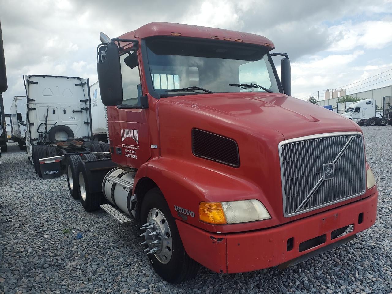 2001 Volvo Vnm Semi Truck for Sale in Apopka, FL - Normal Wear