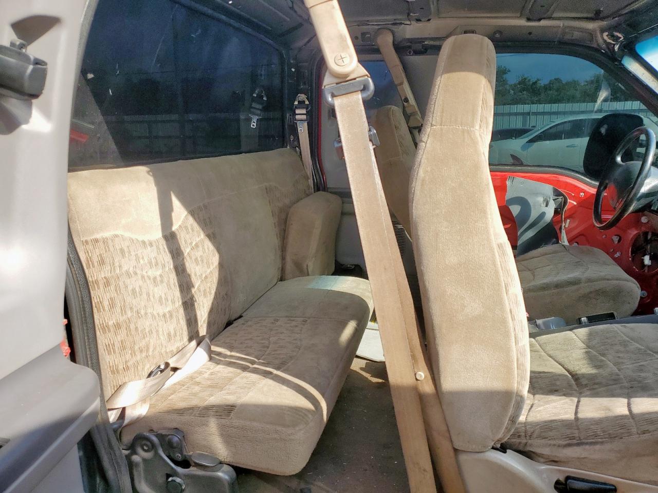 2000 Ford F250 Super Duty VIN: 1FTNX20F3YEE42030 Lot: 57121655