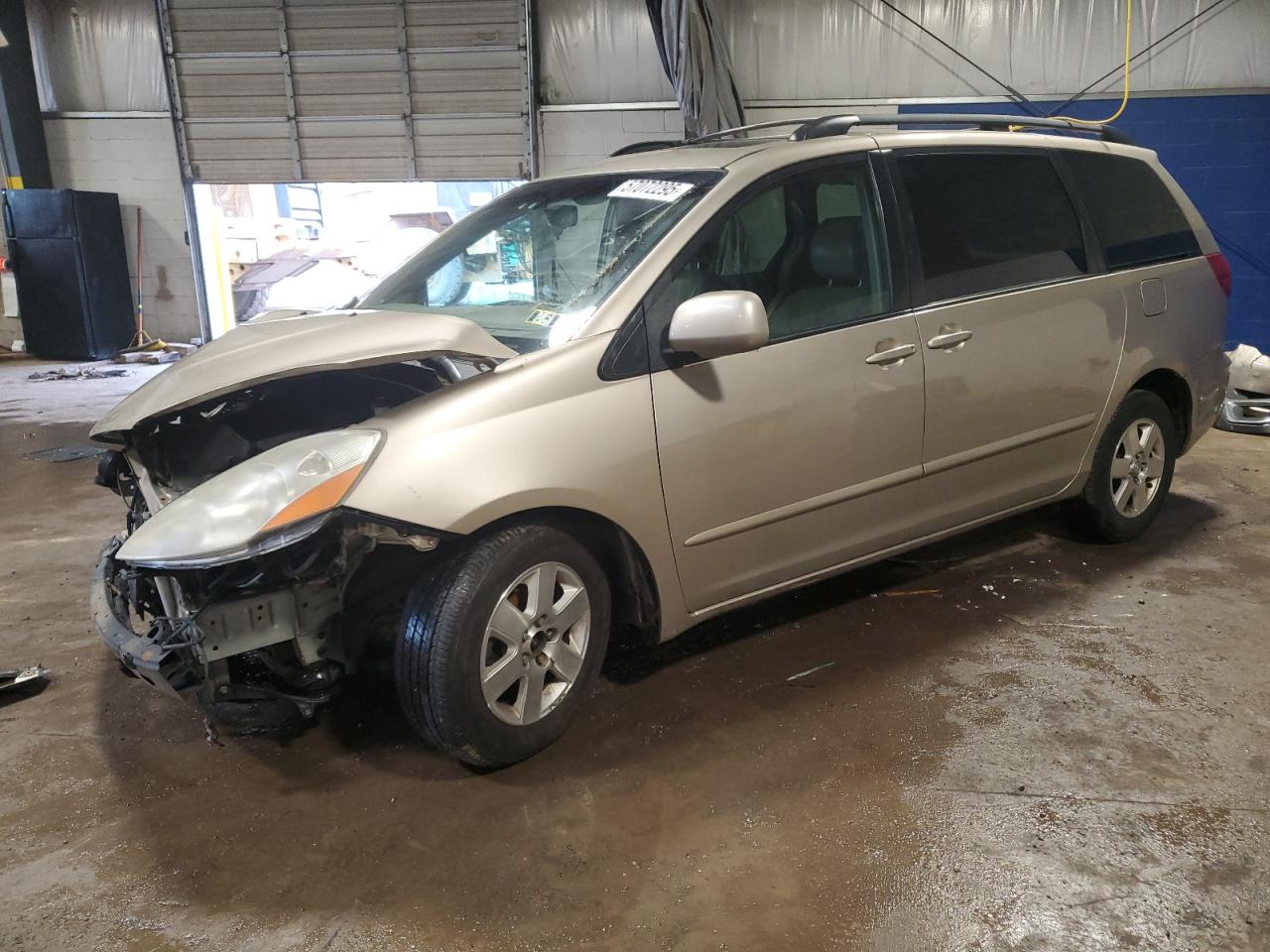 2009 Toyota Sienna Xle na sprzedaż w Chalfont, PA - Front End