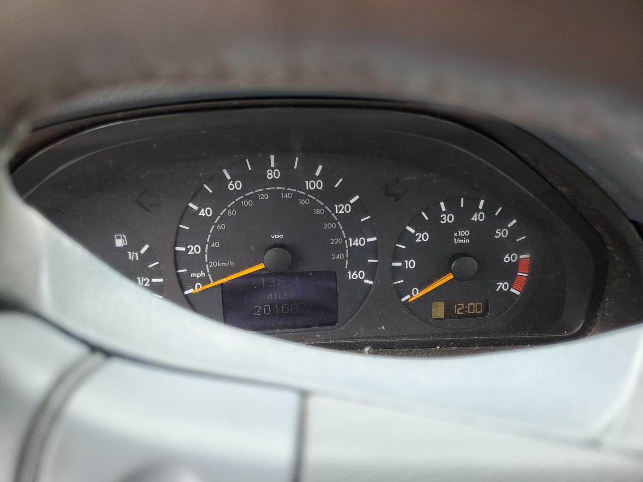 2001 Mercedes-Benz E 320 VIN: WDBJF65J51B176005 Lot: 55833175