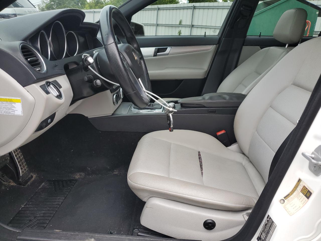 2013 Mercedes-Benz C 300 4Matic VIN: WDDGF8AB5DR301298 Lot: 58744325