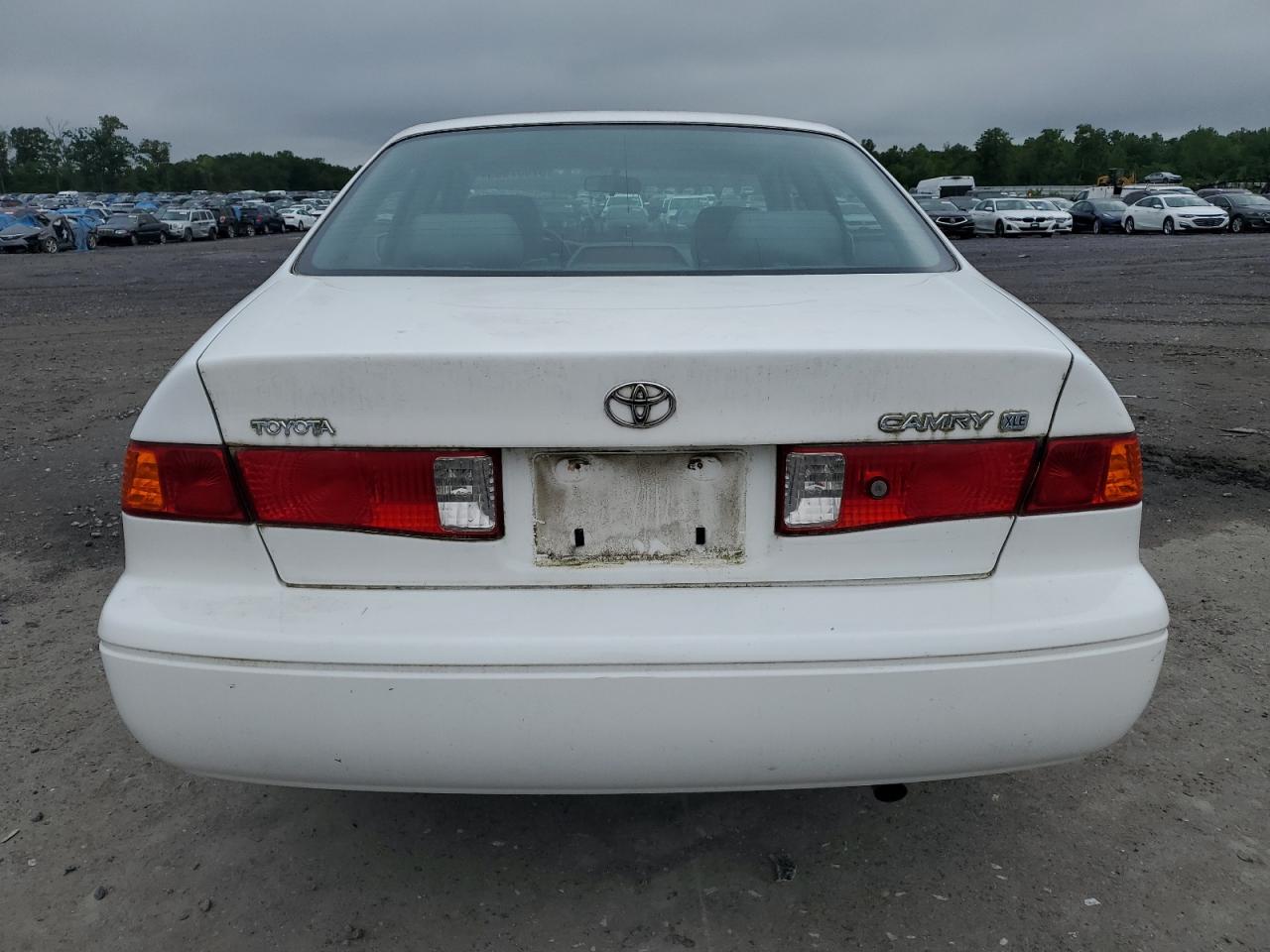 2000 Toyota Camry Le VIN: JT2BG28KXY0432024 Lot: 57057905