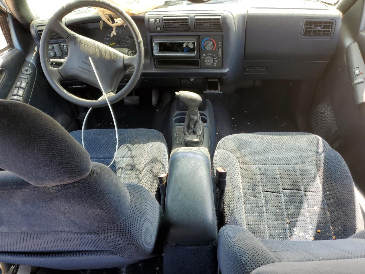1997 Chevrolet Blazer VIN: 1GNDT13W6V2137154 Lot: 56912355