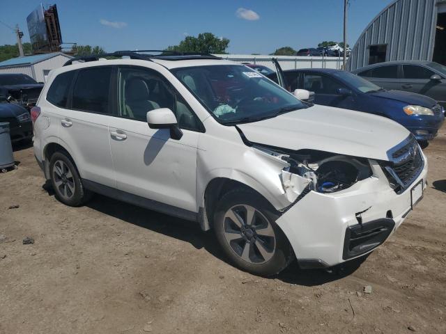  SUBARU FORESTER 2017 Белый