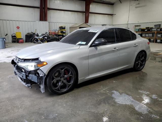  ALFA ROMEO GIULIA 2019 Srebrny